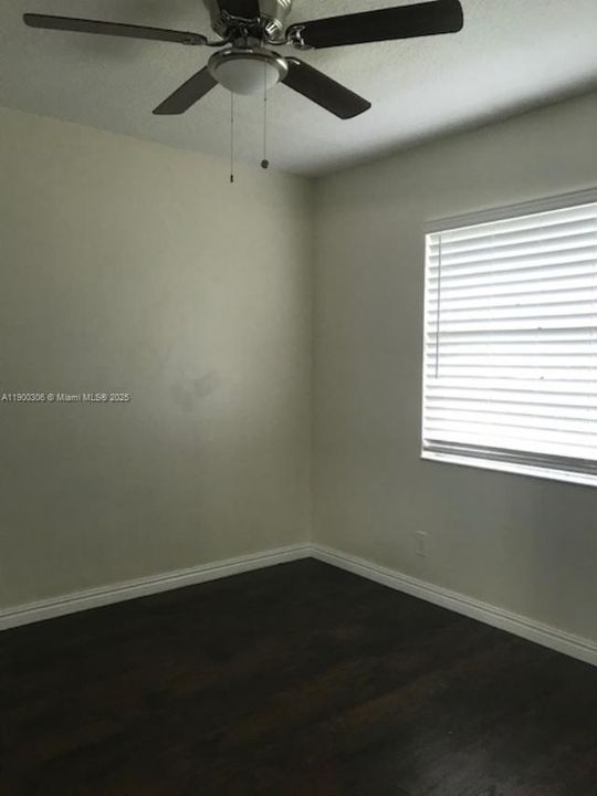 На продажу: $185,000 (2 спален, 2 ванн, 768 Квадратных фут)