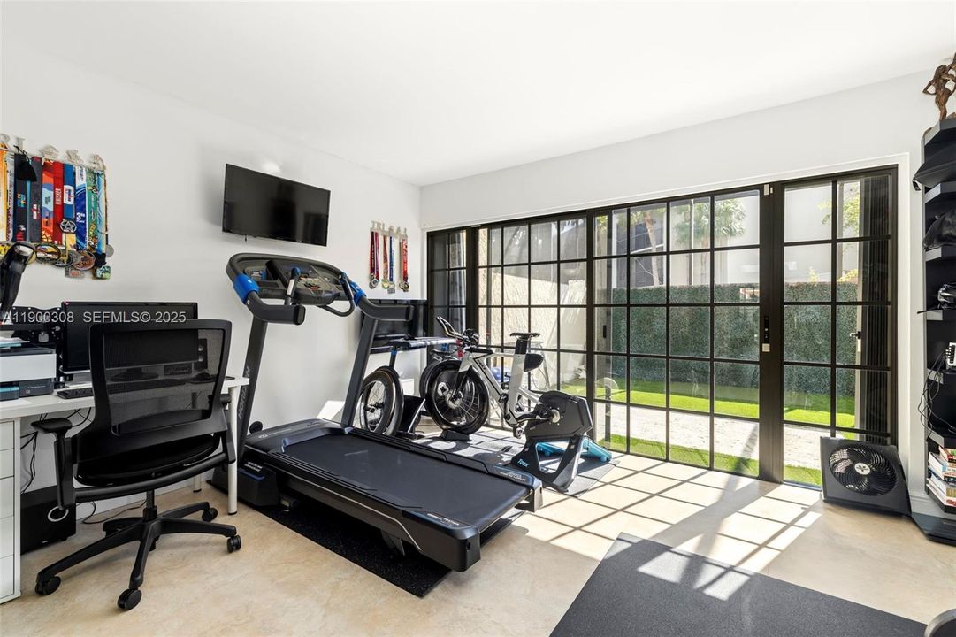 Active With Contract: $567,000 (3 beds, 2 baths, 1624 Square Feet)