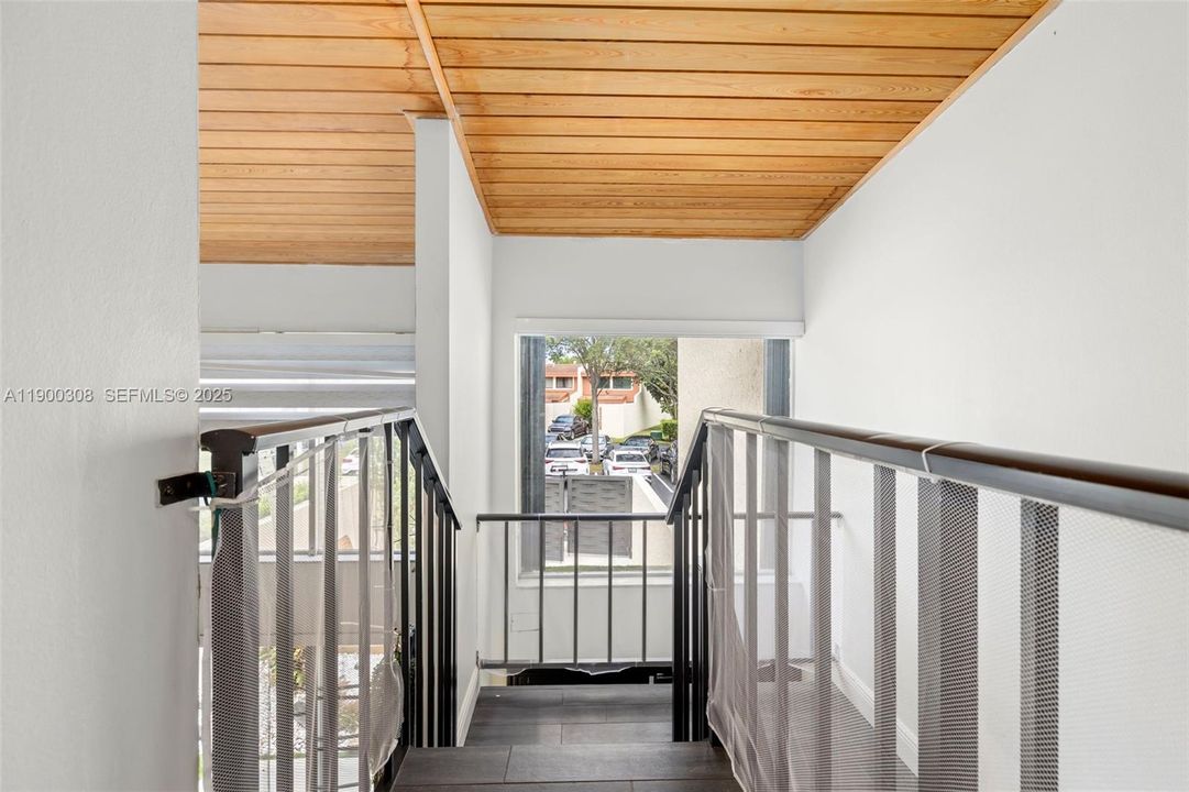 Active With Contract: $567,000 (3 beds, 2 baths, 1624 Square Feet)