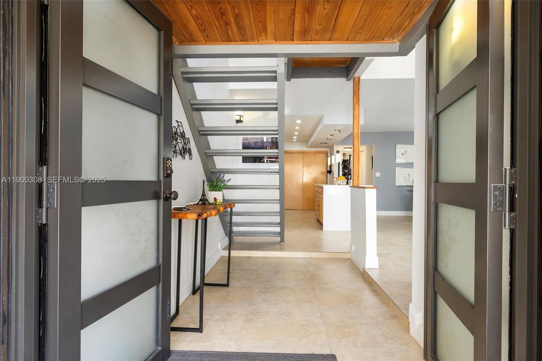 Active With Contract: $567,000 (3 beds, 2 baths, 1624 Square Feet)