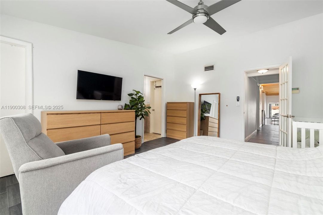 Active With Contract: $567,000 (3 beds, 2 baths, 1624 Square Feet)