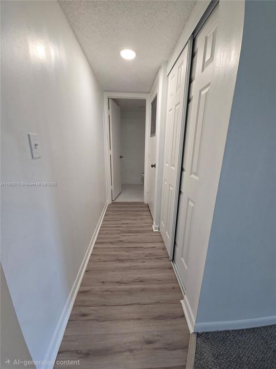 出租: $1,725 (1 贝兹, 1 浴室, 835 平方英尺)