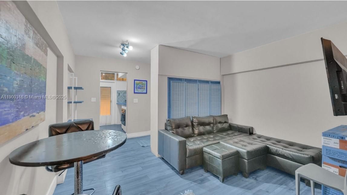 Recently Rented: $1,700 (0 beds, 1 baths, 435 Square Feet)