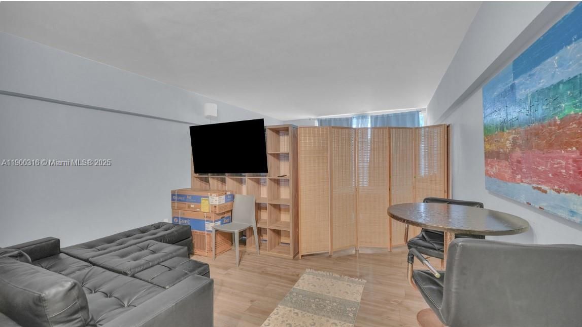 Recently Rented: $1,700 (0 beds, 1 baths, 435 Square Feet)