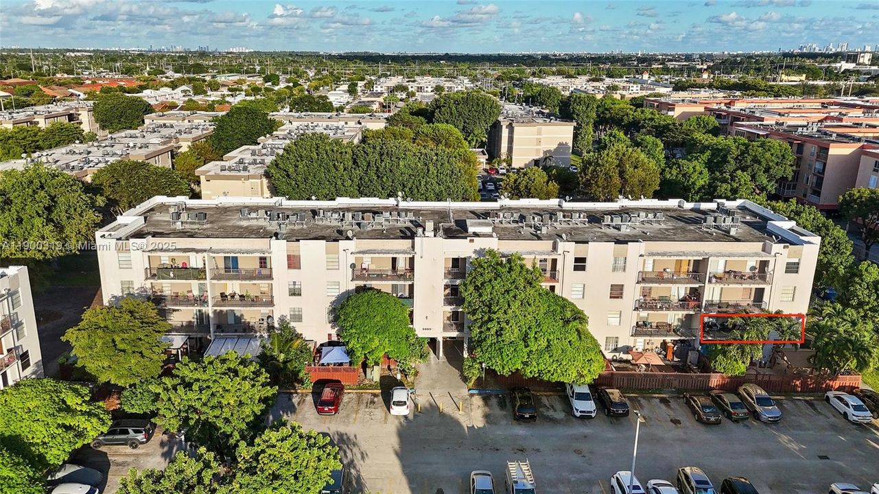 For Sale: $260,000 (2 beds, 2 baths, 996 Square Feet)