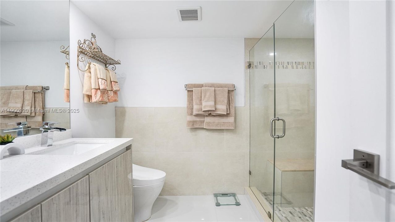 Activo con contrato: $679,000 (2 camas, 2 baños, 1360 Pies cuadrados)