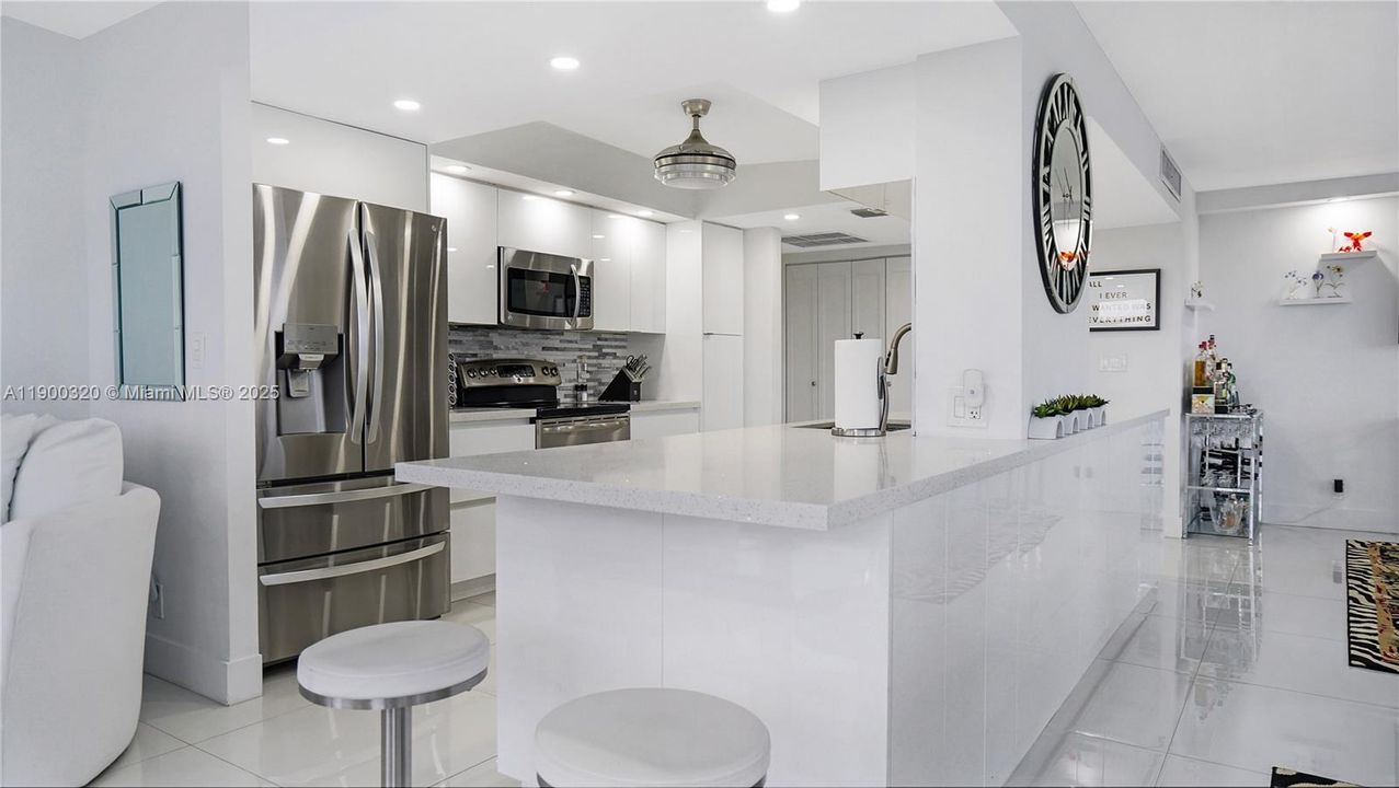 Activo con contrato: $679,000 (2 camas, 2 baños, 1360 Pies cuadrados)