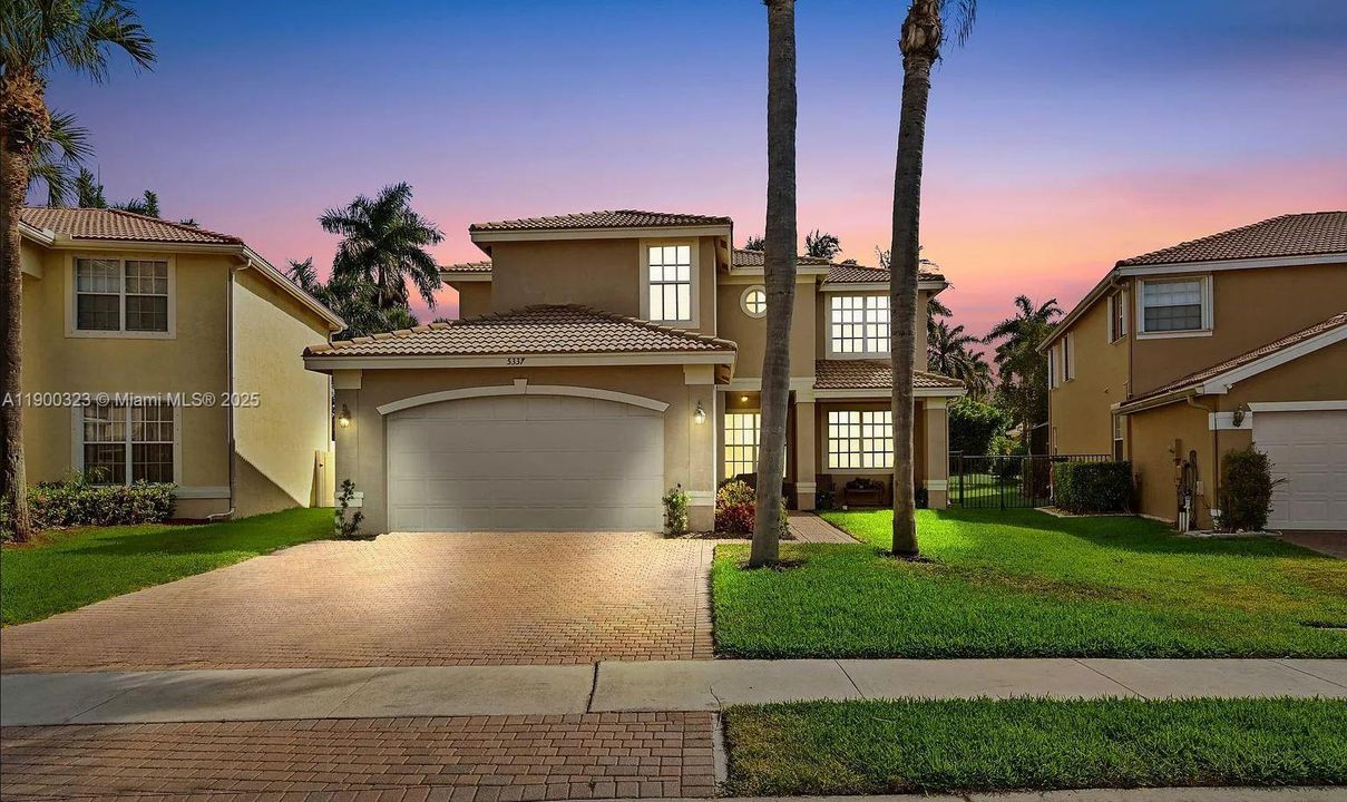 For Sale: $750,000 (6 beds, 4 baths, 3338 Square Feet)