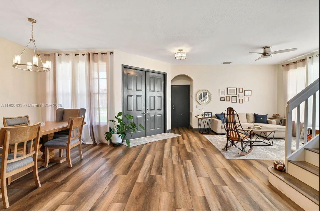 For Sale: $750,000 (6 beds, 4 baths, 3338 Square Feet)