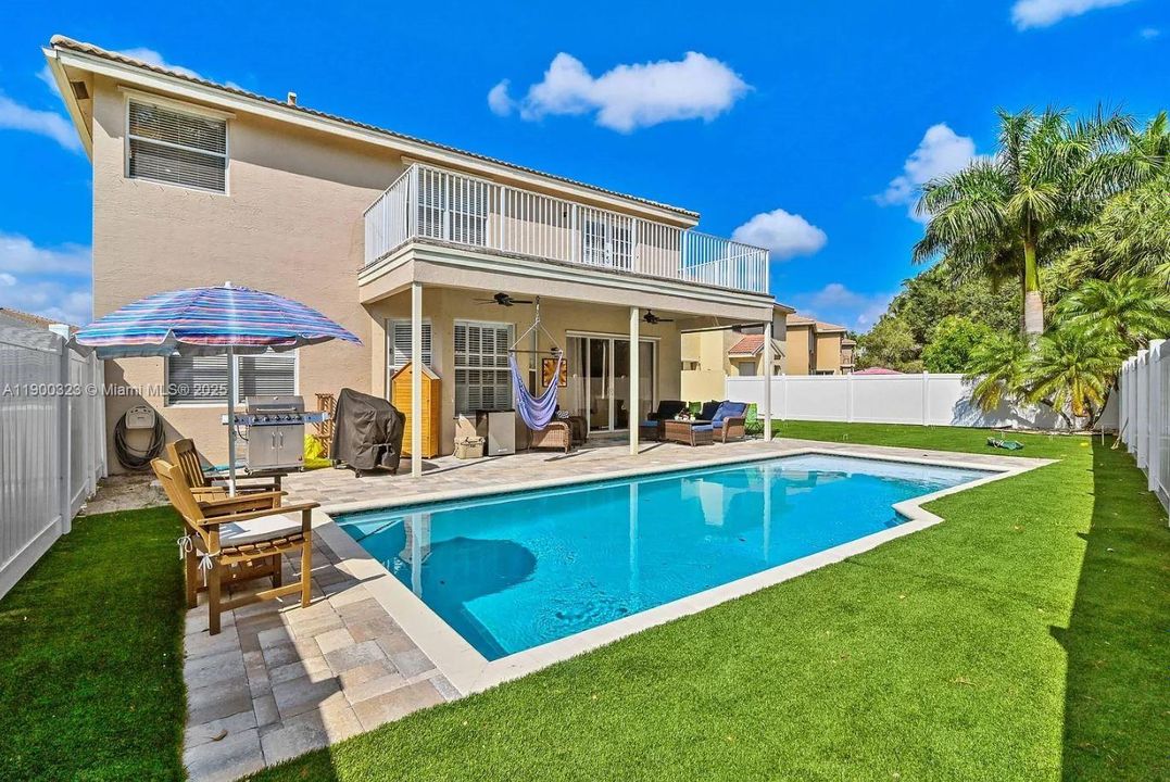 For Sale: $750,000 (6 beds, 4 baths, 3338 Square Feet)