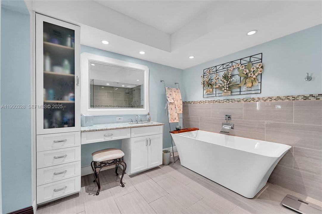 For Sale: $715,000 (3 beds, 2 baths, 1737 Square Feet)