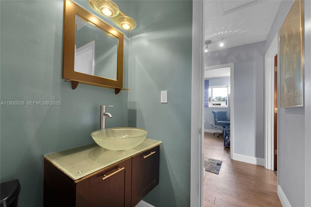 For Sale: $715,000 (3 beds, 2 baths, 1737 Square Feet)