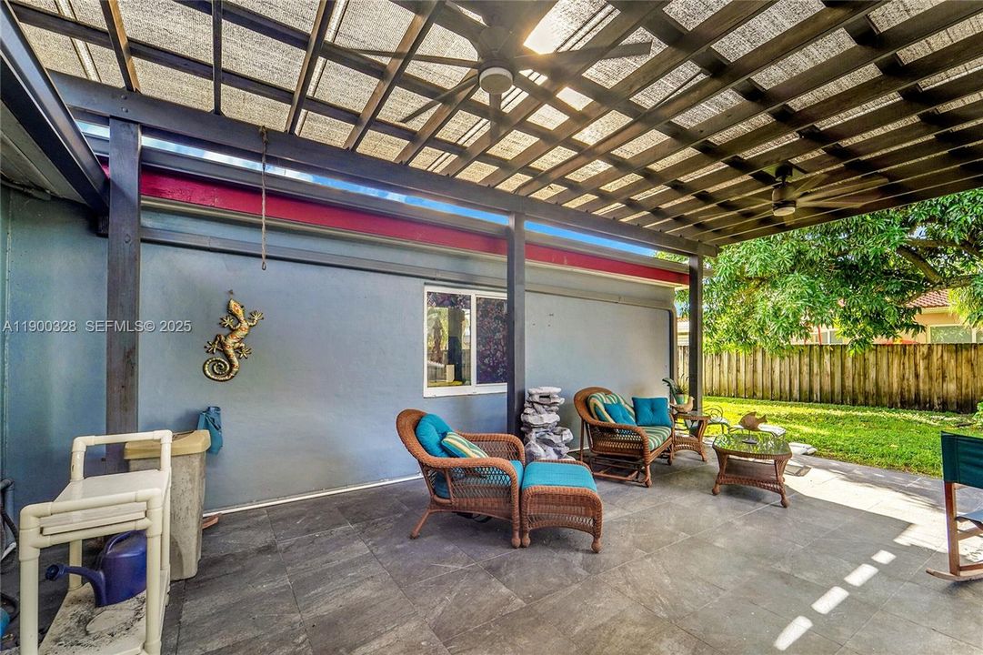 For Sale: $715,000 (3 beds, 2 baths, 1737 Square Feet)