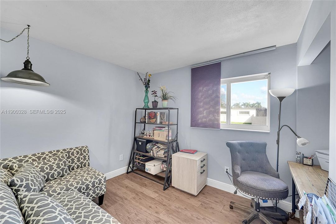 For Sale: $715,000 (3 beds, 2 baths, 1737 Square Feet)