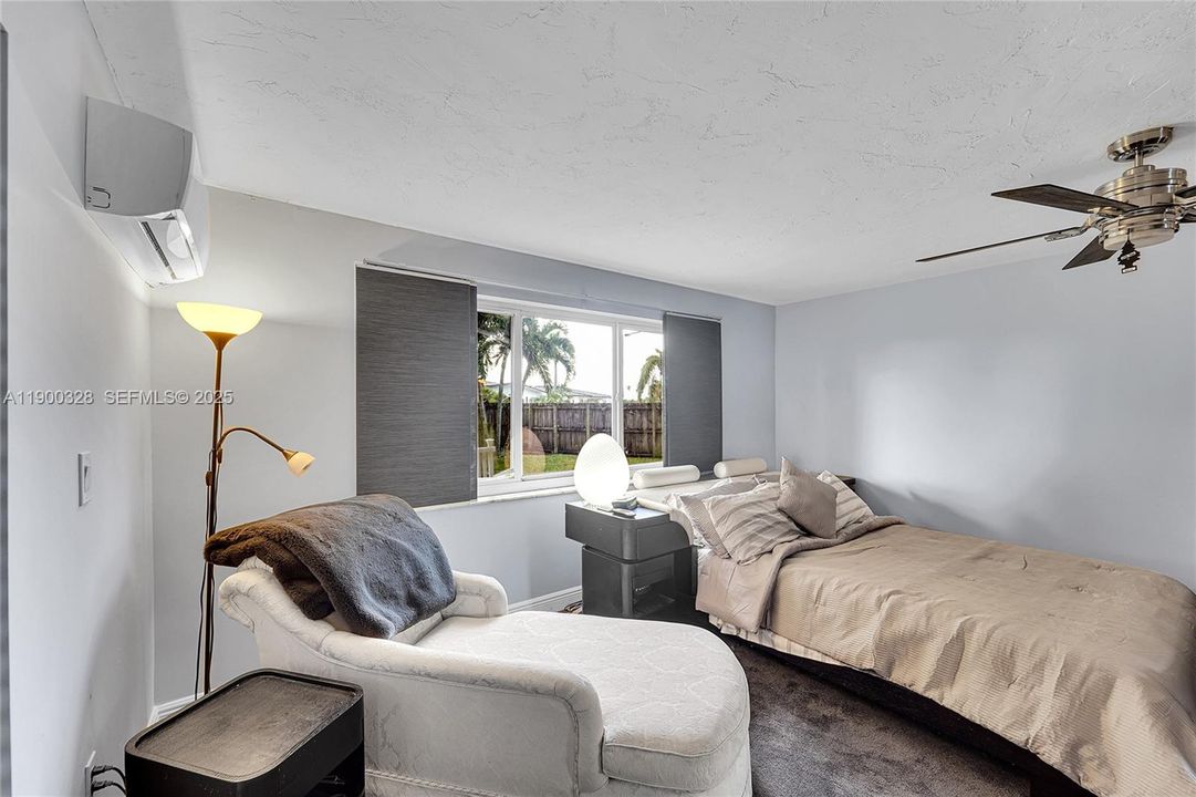 For Sale: $715,000 (3 beds, 2 baths, 1737 Square Feet)