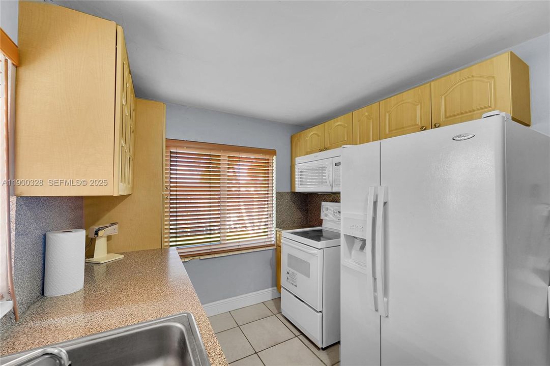 For Sale: $715,000 (3 beds, 2 baths, 1737 Square Feet)