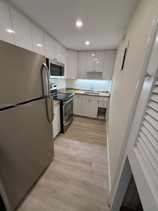 For Rent: $1,700 (1 beds, 1 baths, 690 Square Feet)