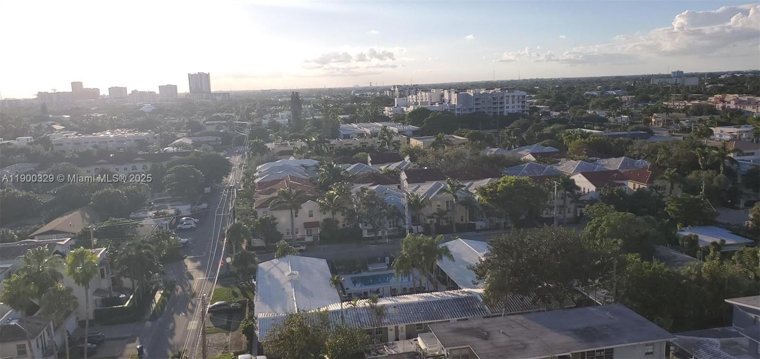 For Rent: $1,700 (1 beds, 1 baths, 690 Square Feet)