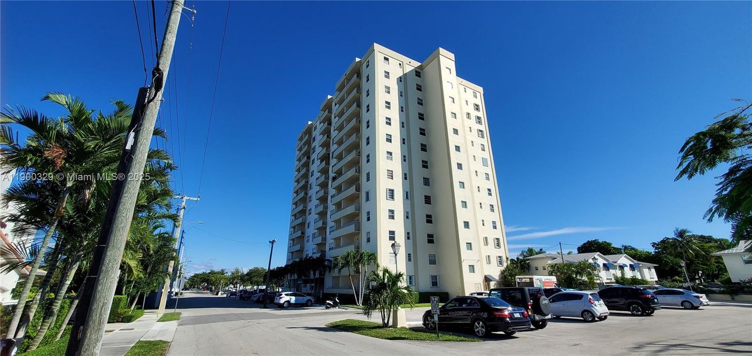 For Rent: $1,700 (1 beds, 1 baths, 690 Square Feet)