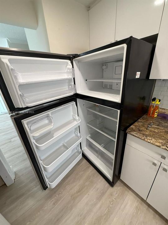 For Rent: $1,700 (1 beds, 1 baths, 690 Square Feet)