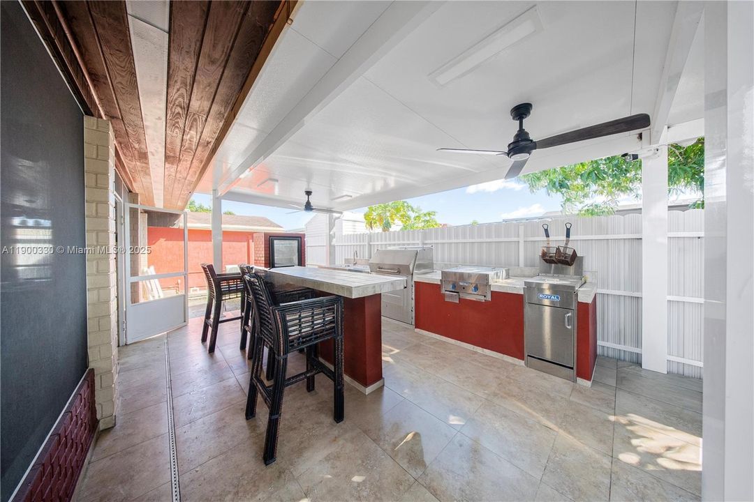 Active With Contract: $579,999 (3 beds, 2 baths, 1240 Square Feet)