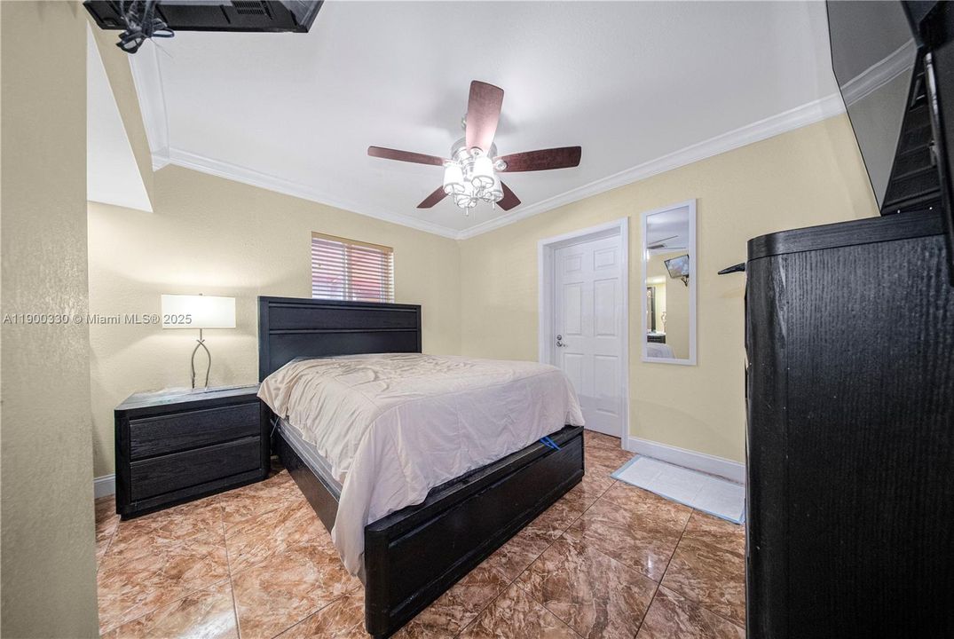 Active With Contract: $579,999 (3 beds, 2 baths, 1240 Square Feet)