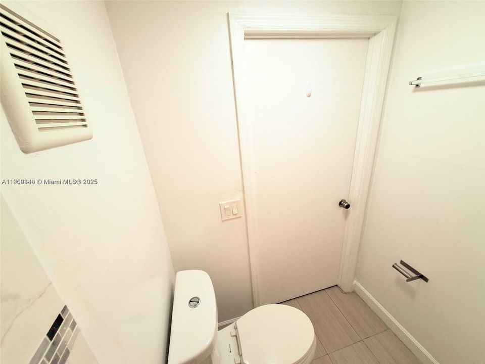 For Rent: $1,975 (1 beds, 1 baths, 750 Square Feet)