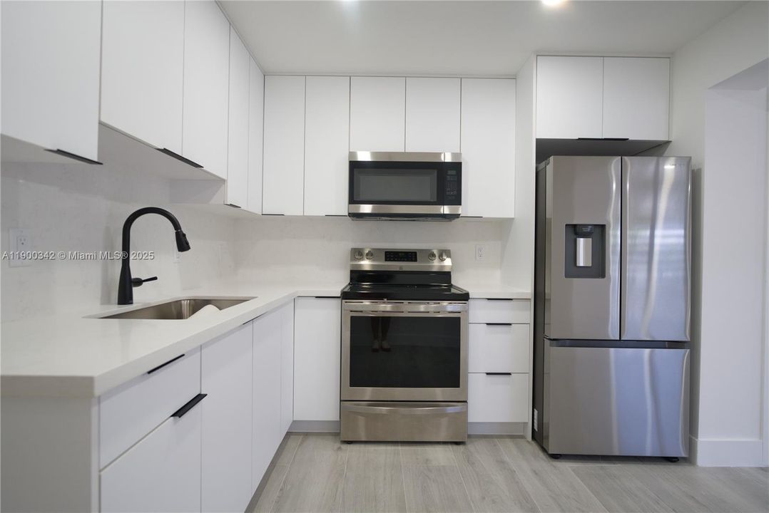 Active With Contract: $2,700 (3 beds, 1 baths, 2361 Square Feet)