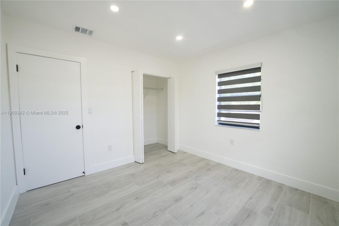 Active With Contract: $2,700 (3 beds, 1 baths, 2361 Square Feet)