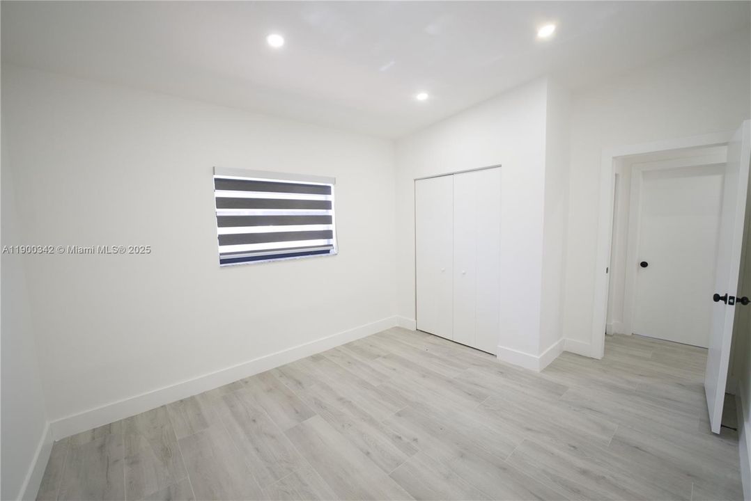 Active With Contract: $2,700 (3 beds, 1 baths, 2361 Square Feet)