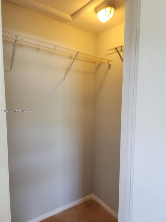 For Rent: $2,000 (2 beds, 2 baths, 775 Square Feet)