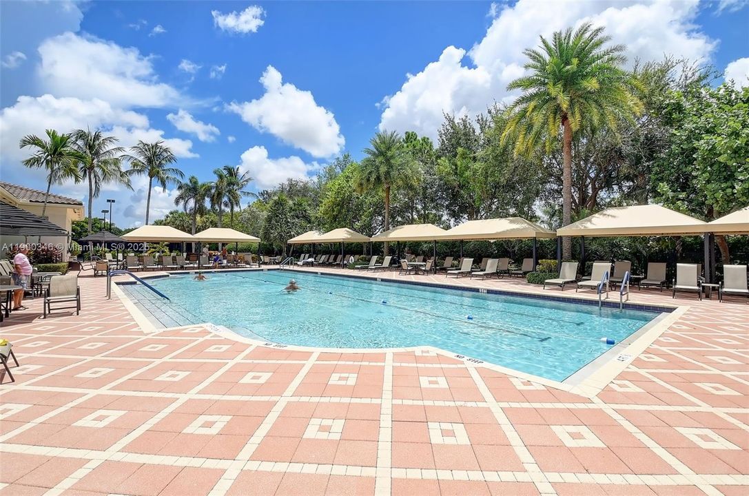 For Sale: $550,000 (3 beds, 2 baths, 2347 Square Feet)