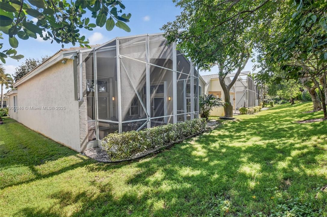 For Sale: $550,000 (3 beds, 2 baths, 2347 Square Feet)