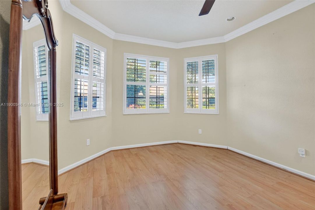 For Sale: $550,000 (3 beds, 2 baths, 2347 Square Feet)