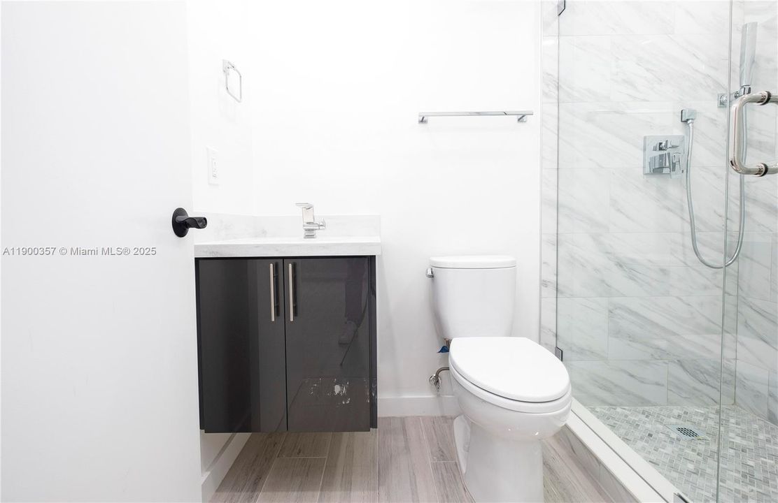 For Rent: $3,000 (2 beds, 2 baths, 1110 Square Feet)