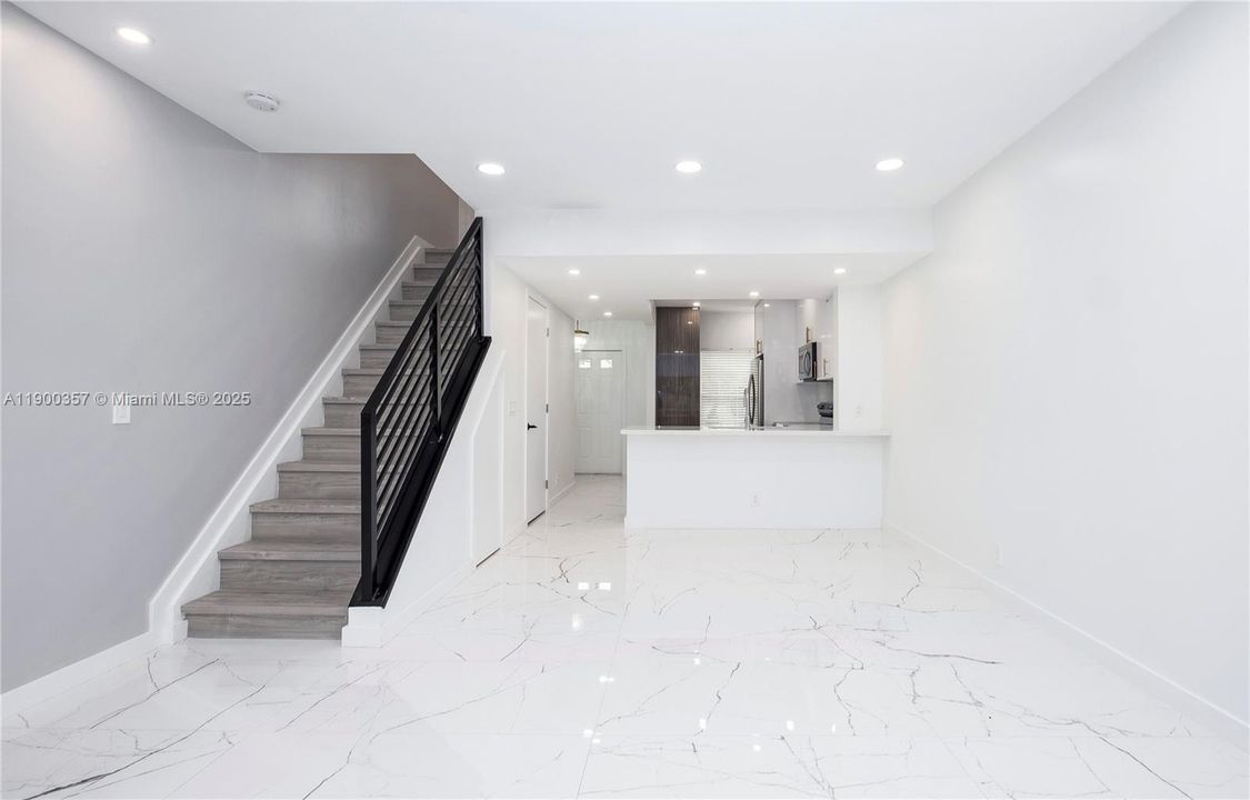 For Rent: $3,000 (2 beds, 2 baths, 1110 Square Feet)