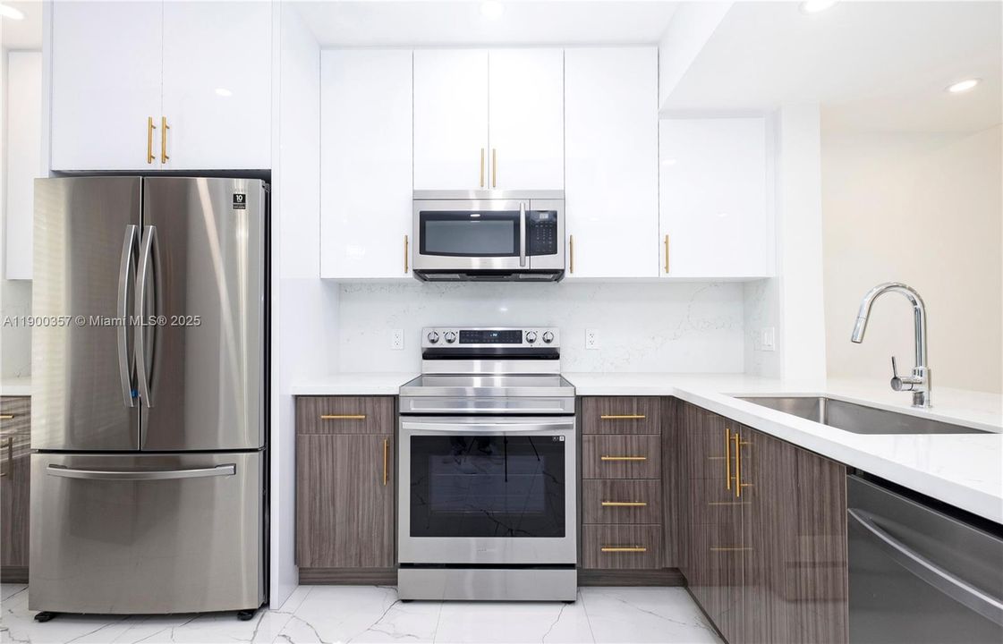 For Rent: $3,000 (2 beds, 2 baths, 1110 Square Feet)