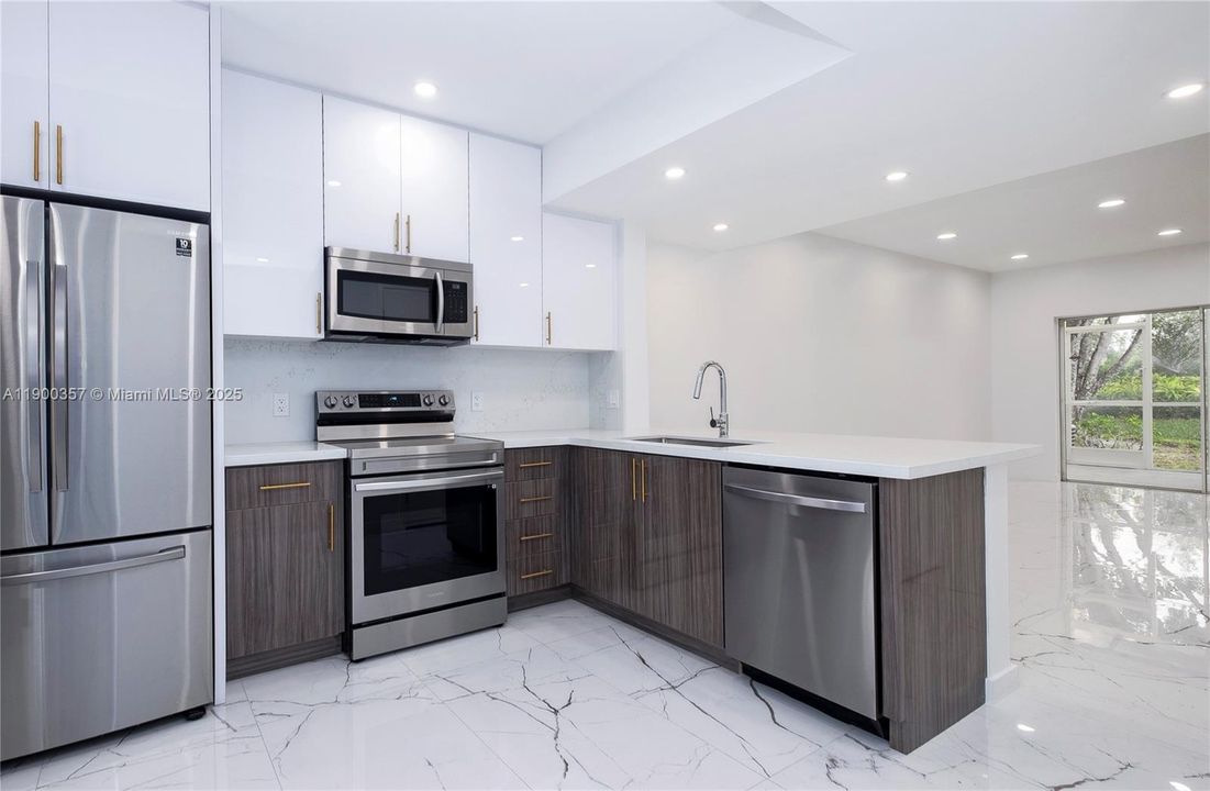 For Rent: $3,000 (2 beds, 2 baths, 1110 Square Feet)