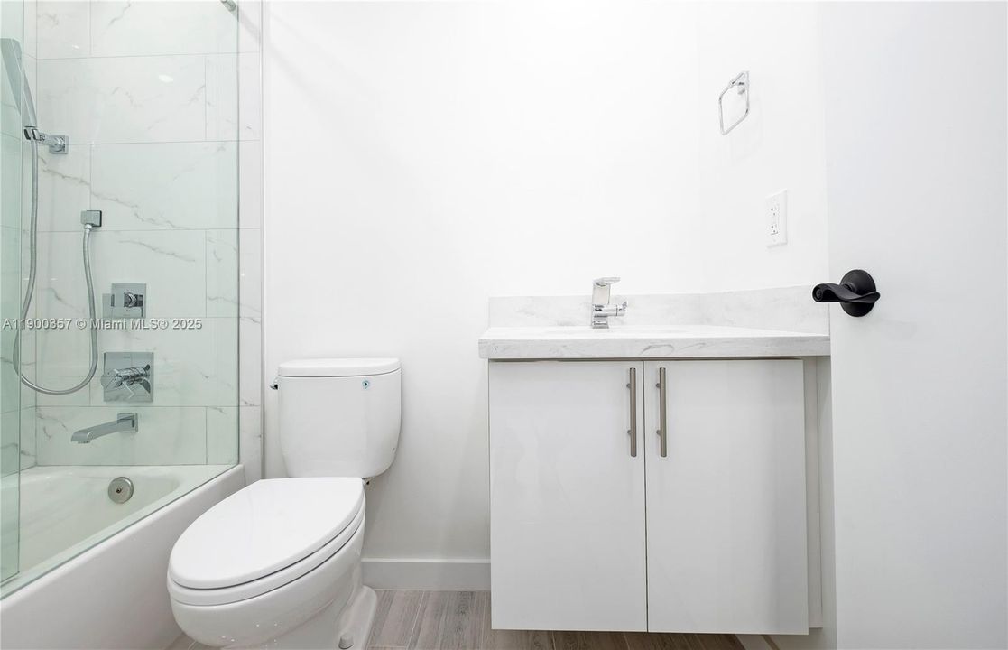 For Rent: $3,000 (2 beds, 2 baths, 1110 Square Feet)