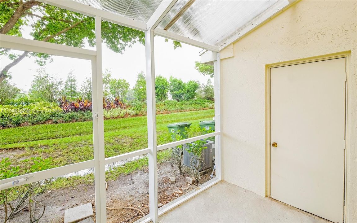 For Rent: $3,000 (2 beds, 2 baths, 1110 Square Feet)