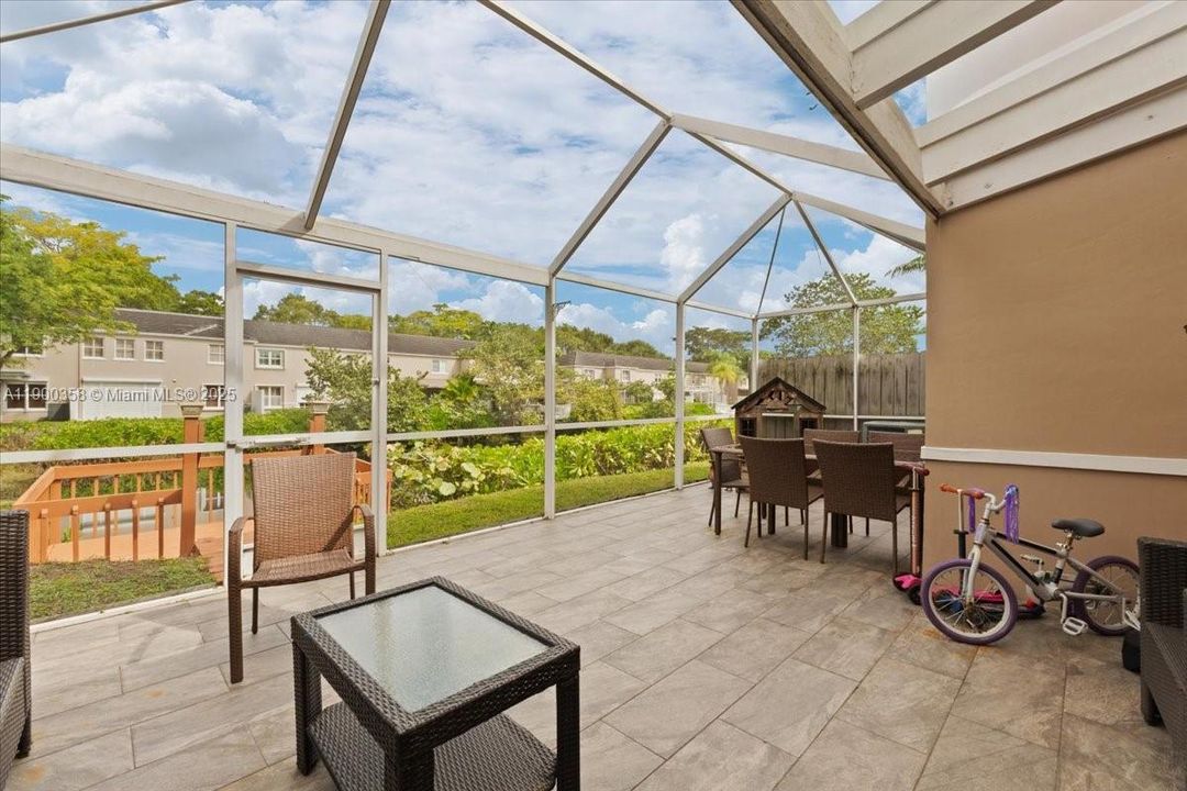 Recently Rented: $4,100 (3 beds, 2 baths, 2128 Square Feet)