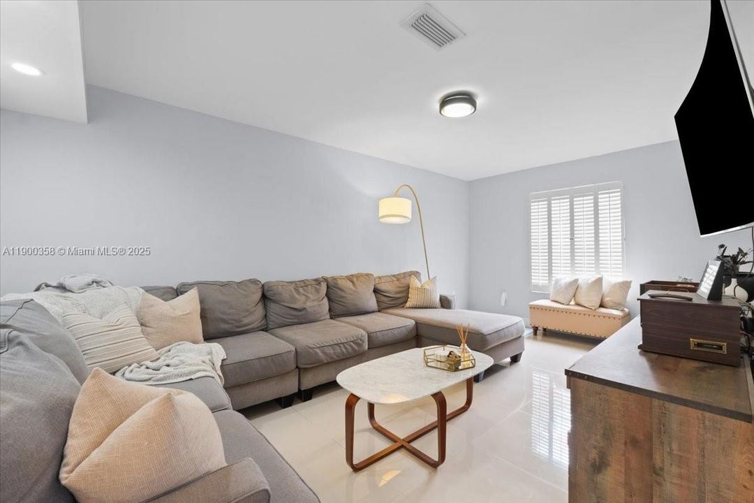 Recently Rented: $4,100 (3 beds, 2 baths, 2128 Square Feet)