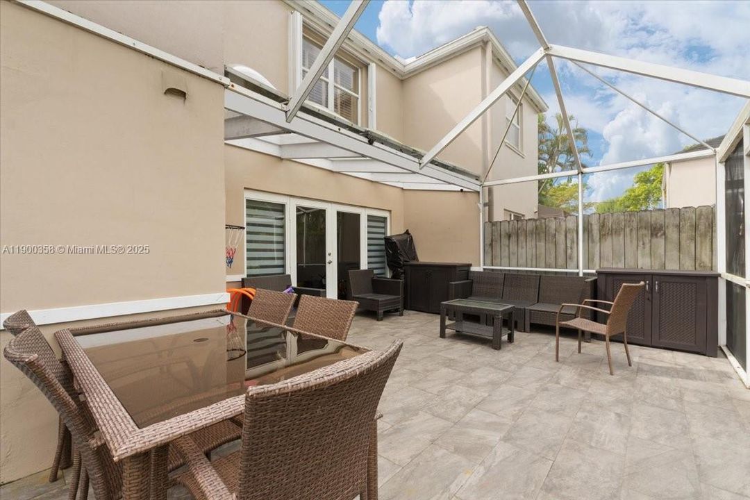 Recently Rented: $4,100 (3 beds, 2 baths, 2128 Square Feet)