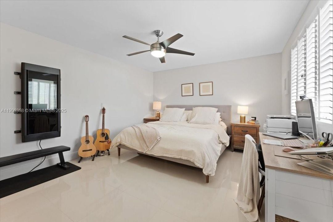 Recently Rented: $4,100 (3 beds, 2 baths, 2128 Square Feet)