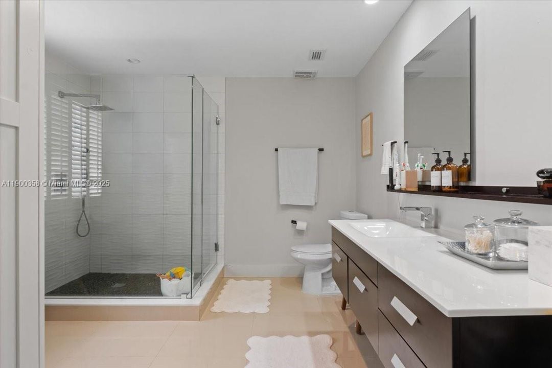 Recently Rented: $4,100 (3 beds, 2 baths, 2128 Square Feet)