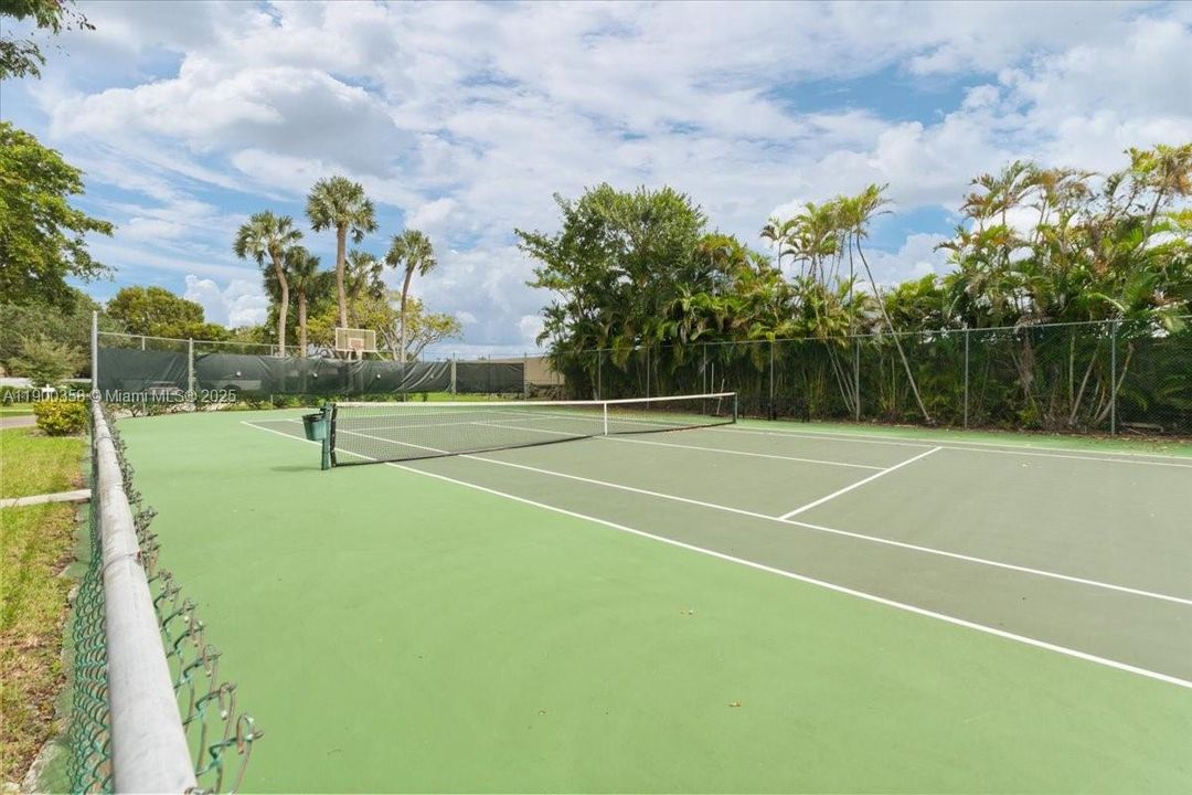 Recently Rented: $4,100 (3 beds, 2 baths, 2128 Square Feet)