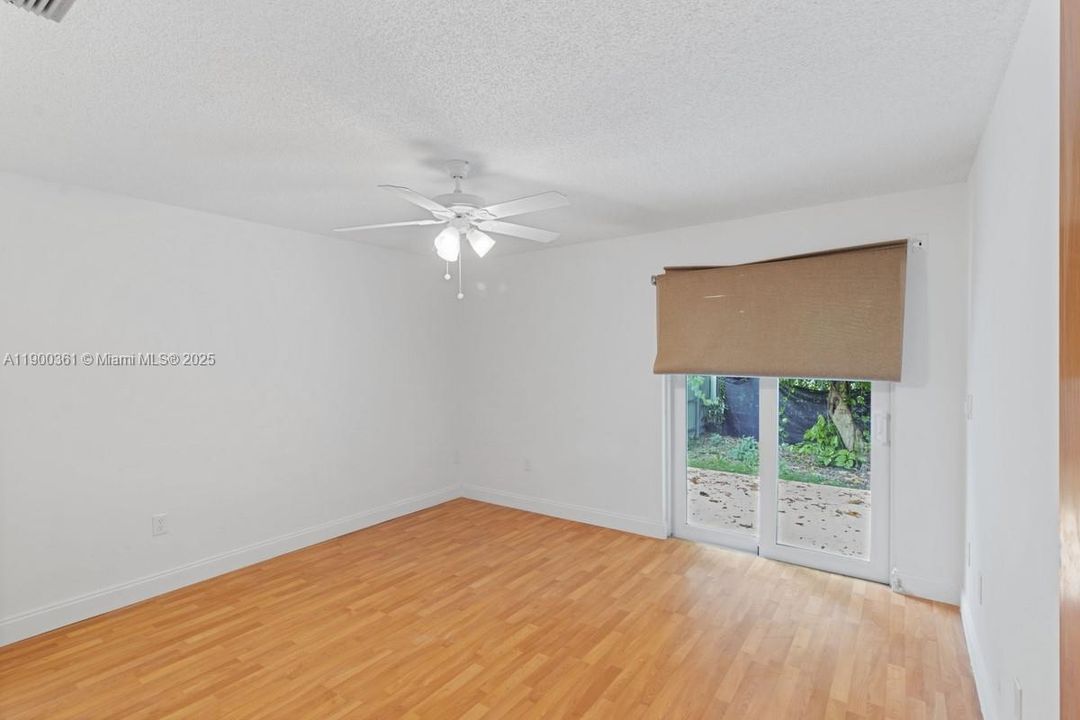 For Rent: $3,400 (3 beds, 2 baths, 1517 Square Feet)