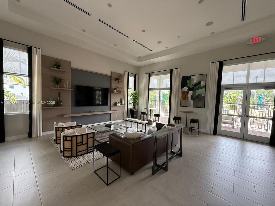 На продажу: $485,000 (3 спален, 2 ванн, 1331 Квадратных фут)