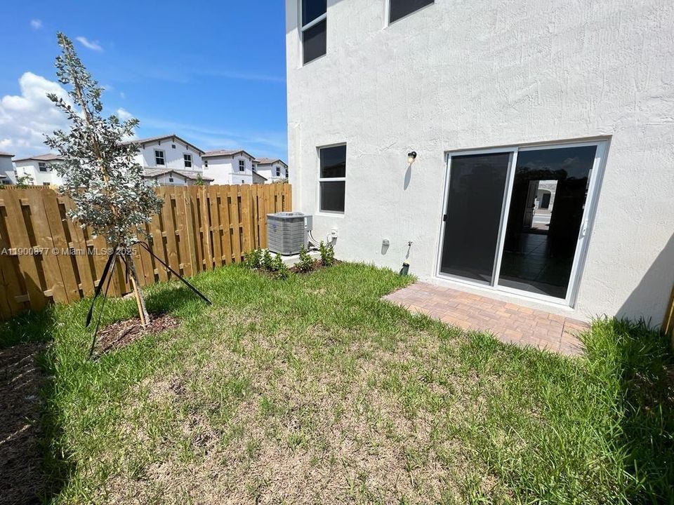 На продажу: $485,000 (3 спален, 2 ванн, 1331 Квадратных фут)