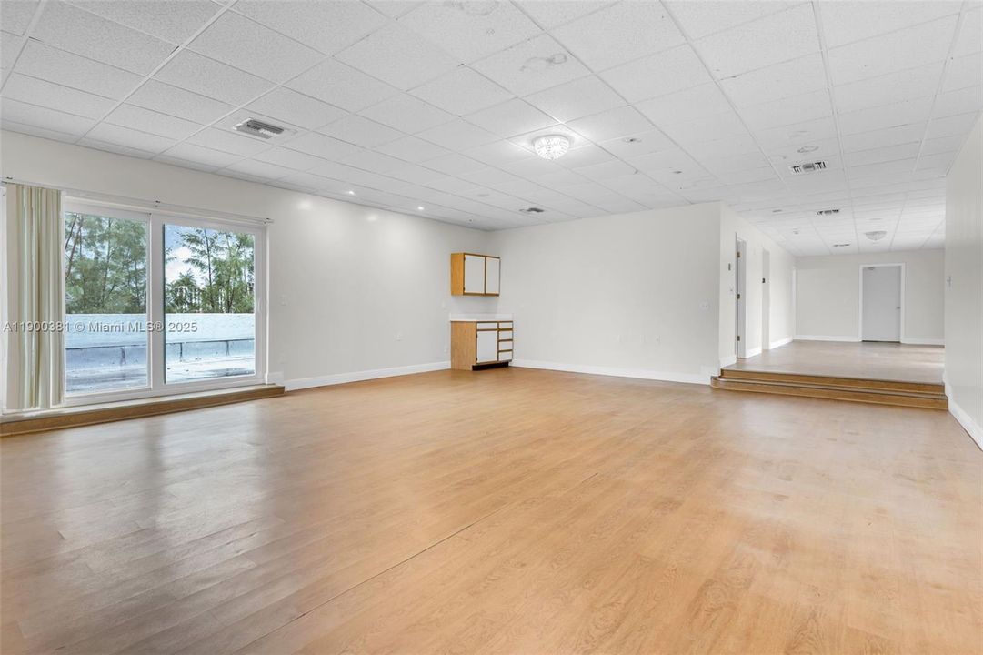 For Rent: $3,000 (4 beds, 4 baths, 3312 Square Feet)